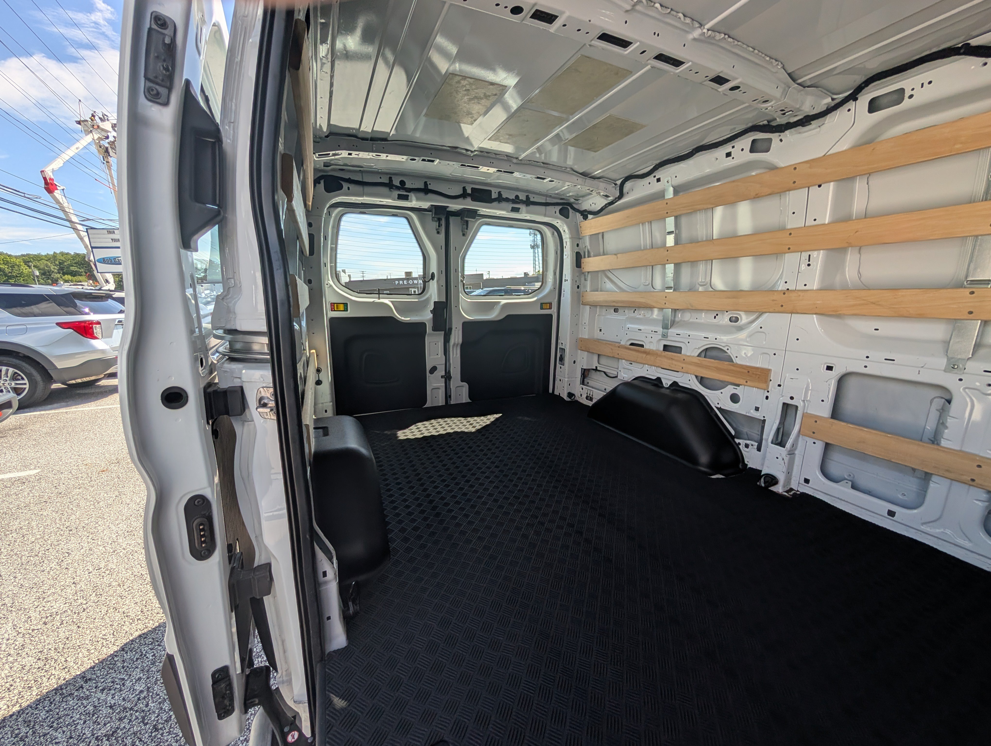Certified 2025 Ford Transit 250 Low Roof w/ Exterior Upgrade Package RWD image 14