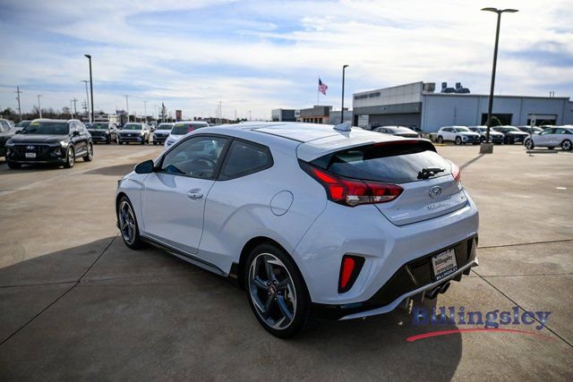 Used 2020 Hyundai Veloster Turbo image 3