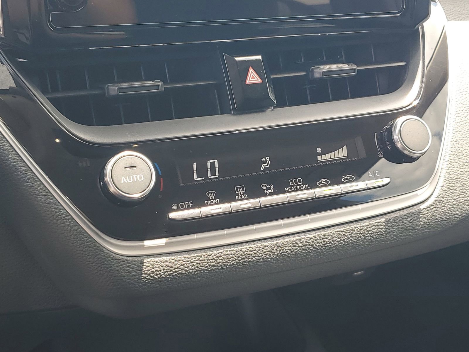 Used 2025 Toyota Corolla LE FWD image 24