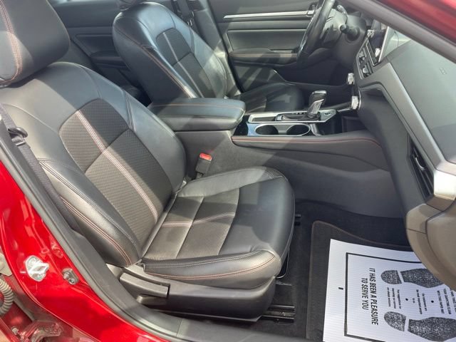 Used 2024 Nissan Altima 2.5 SR FWD image 24