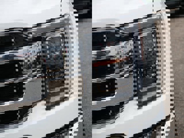 Certified 2022 Ford F150 Lariat w/ Equipment Group 502A High image 9