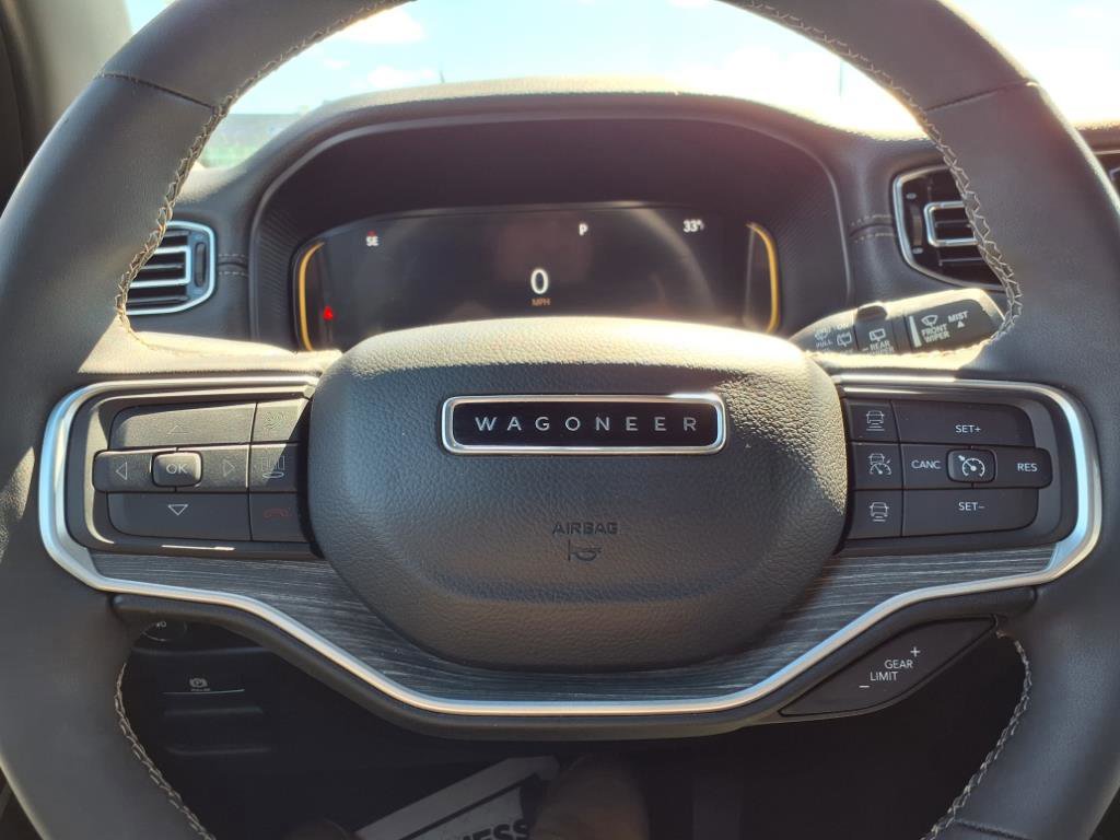 Used 2024 Jeep Wagoneer Series II w/ Flexible Seating Group image 25