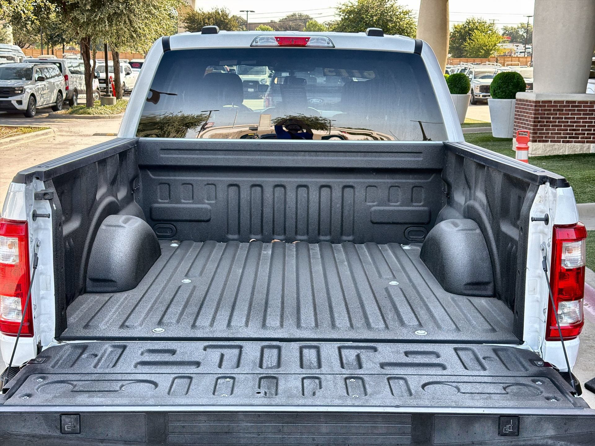 Certified 2022 Ford F150 XL w/ STX Black Appearance Package AWD/4WD image 23