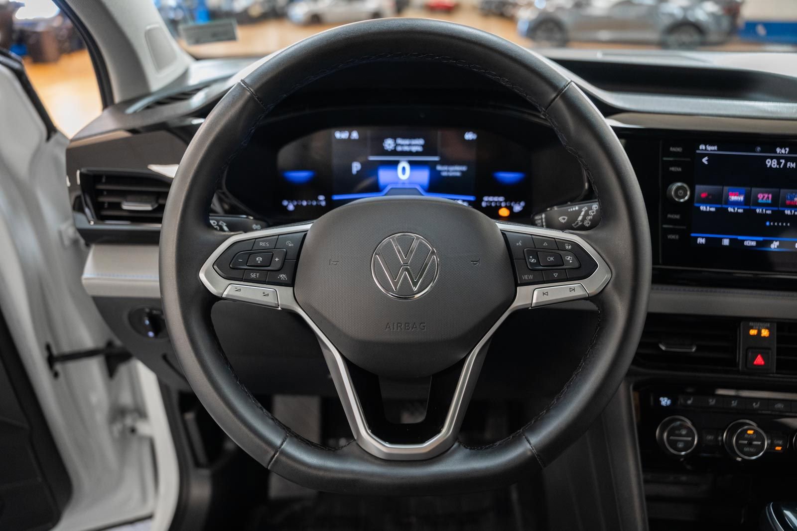 Used 2024 Volkswagen Taos SE AWD/4WD image 33