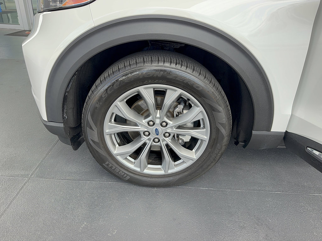 Certified 2023 Ford Explorer Limited w/ Limited Technology Package RWD image 37