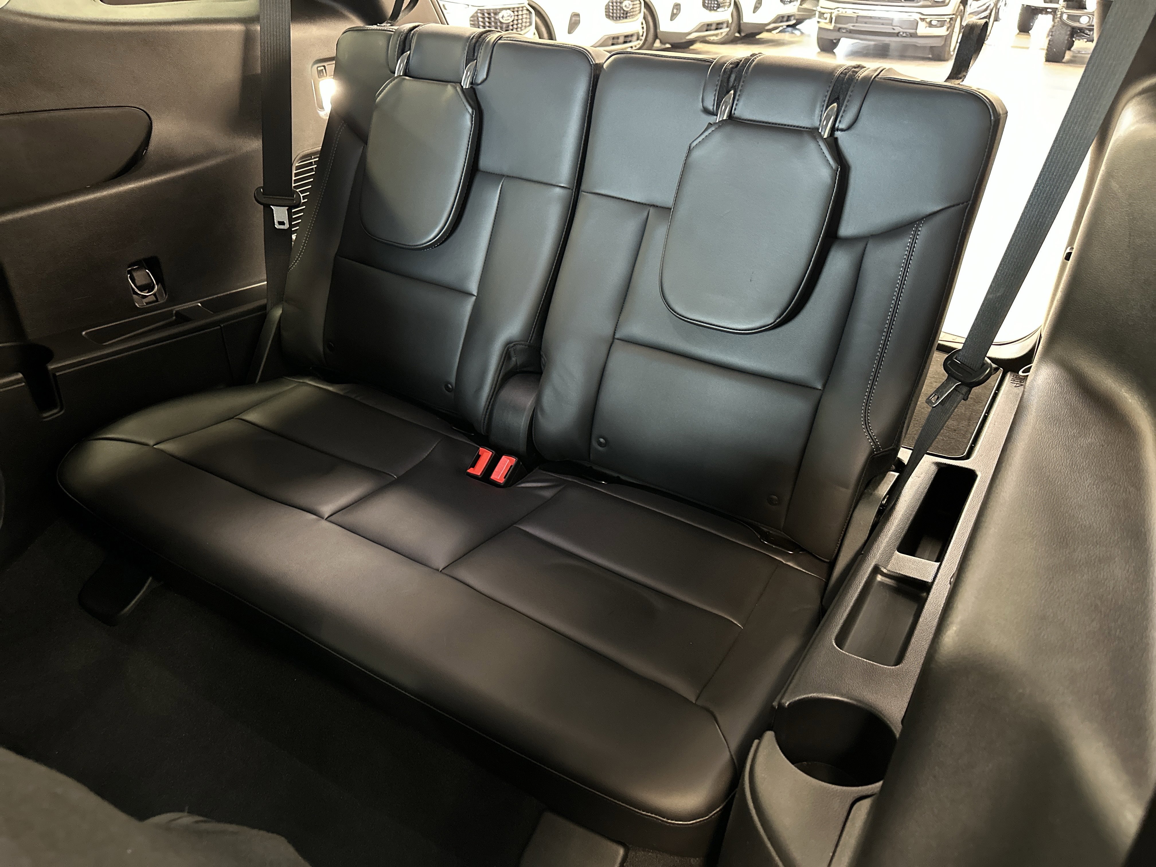 Certified 2022 Ford Explorer XLT w/ Equipment Group 202A image 15