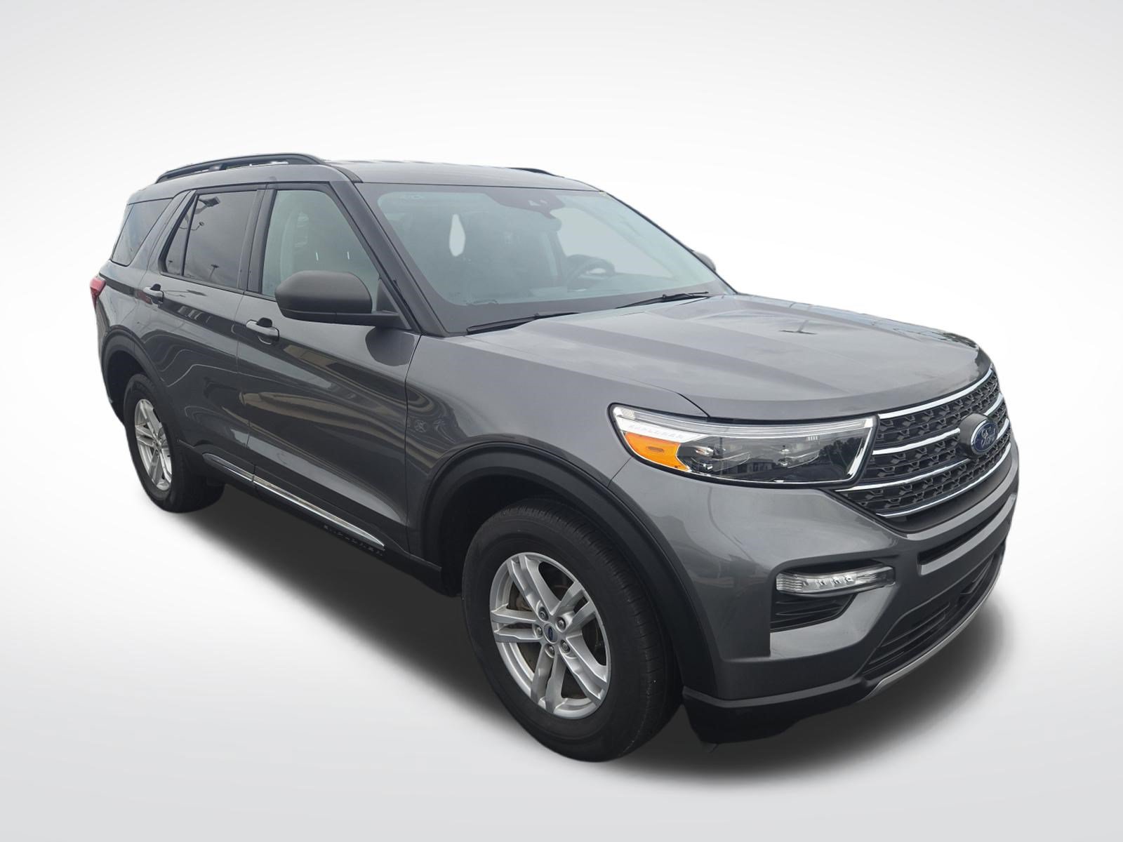 Certified 2024 Ford Explorer XLT w/ Equipment Group 202A AWD/4WD image 5