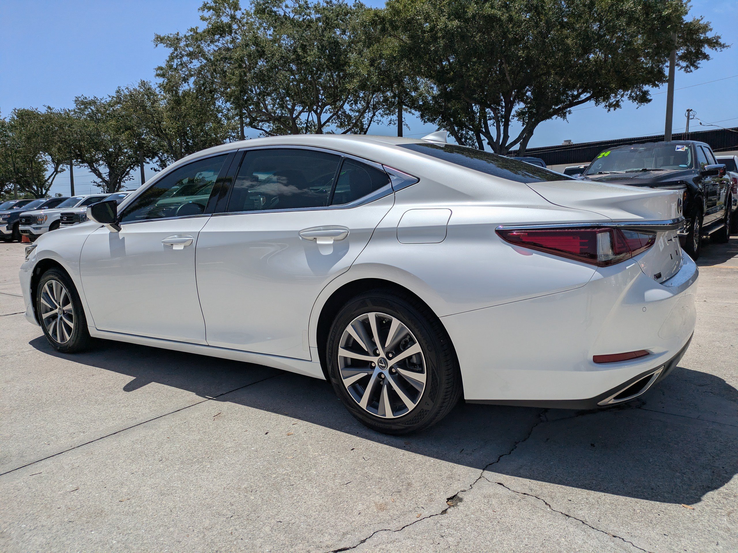 Used 2019 Lexus ES 350 FWD image 6