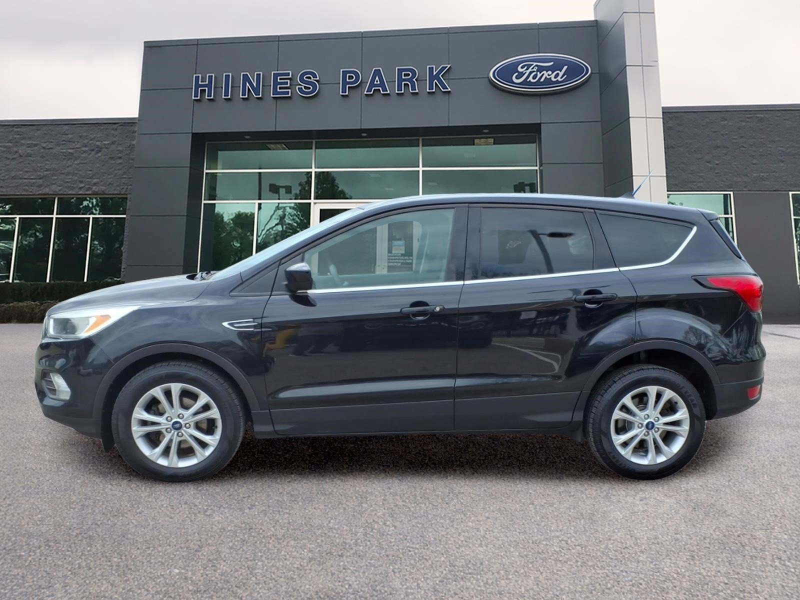 Certified 2019 Ford Escape SE FWD image 4