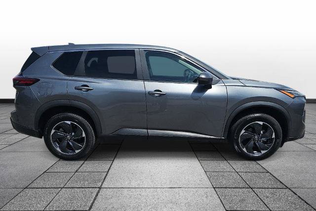 Used 2024 Nissan Rogue SV AWD/4WD image 4
