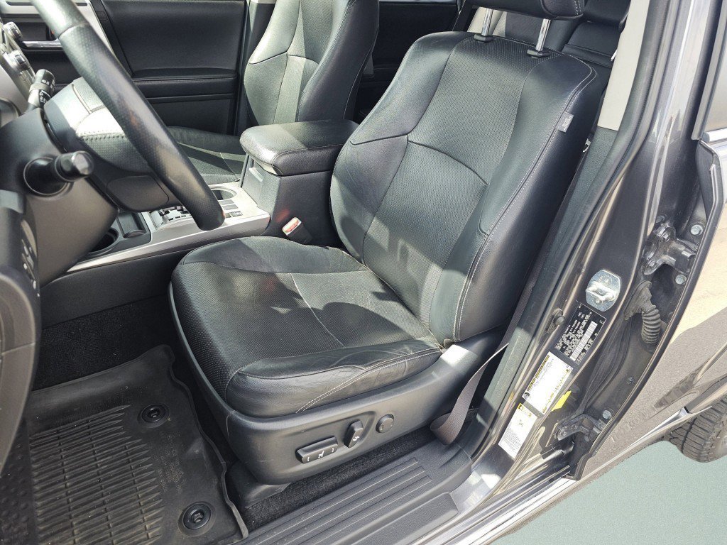 Used 2018 Toyota 4Runner Limited AWD/4WD image 6