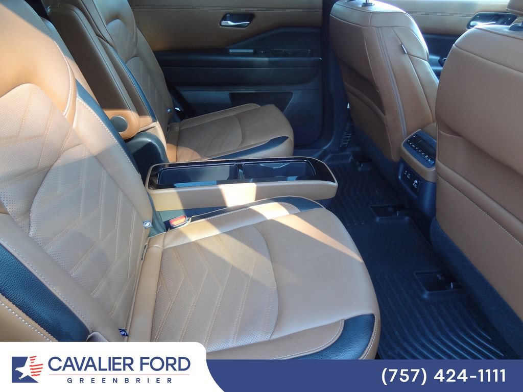 Used 2024 Nissan Pathfinder Platinum AWD/4WD image 14
