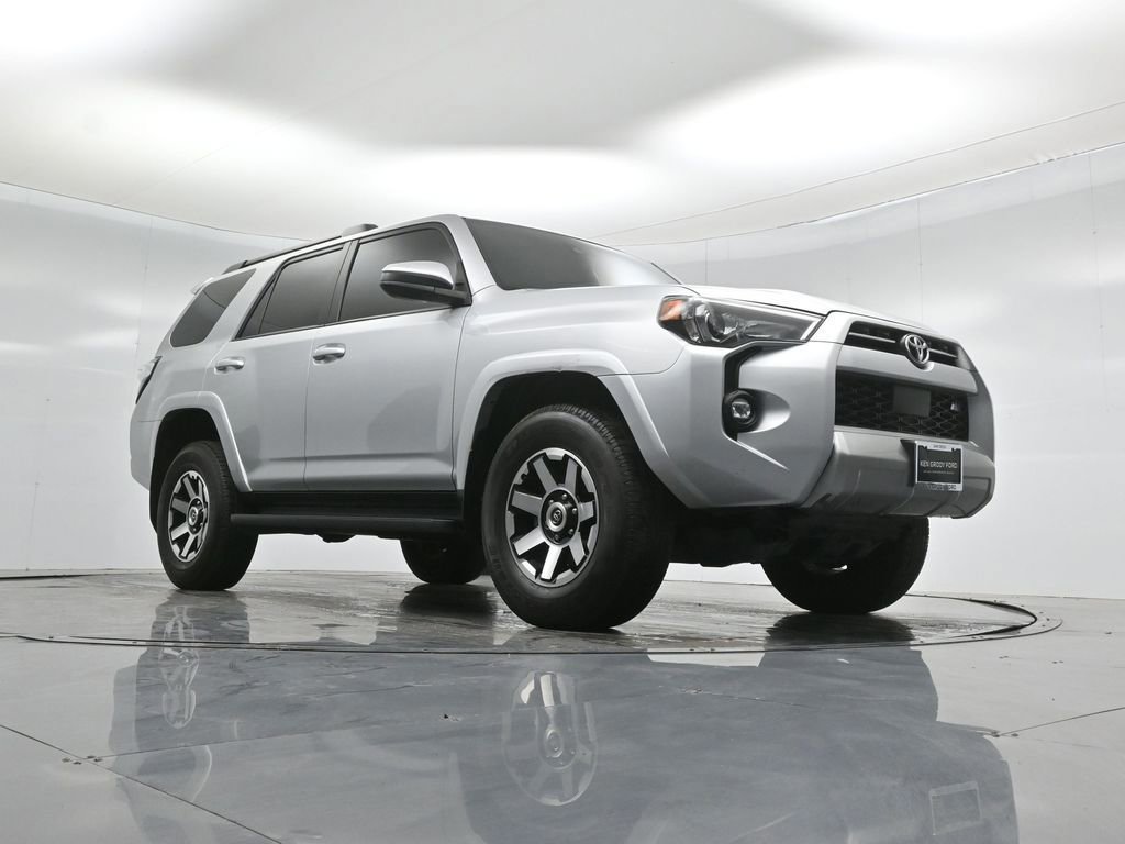 Used 2021 Toyota 4Runner TRD Off-Road image 2