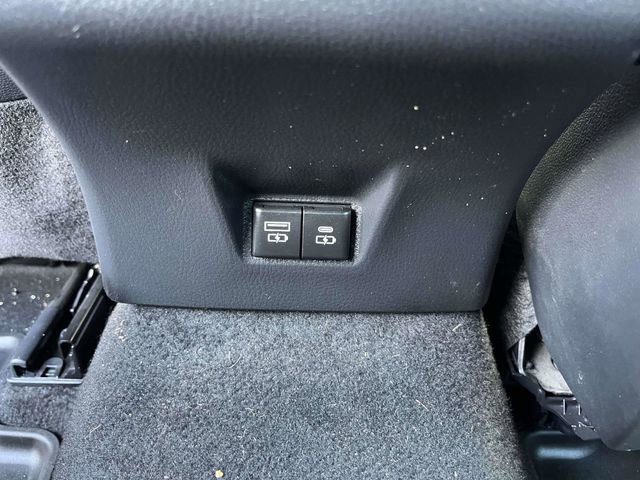 Used 2025 Toyota Camry SE FWD image 8