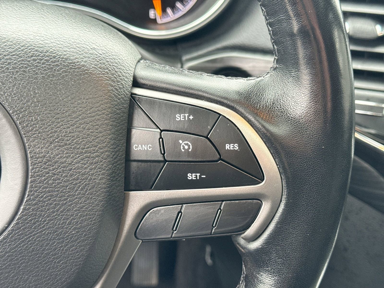 Used 2022 Jeep Grand Cherokee Altitude image 28