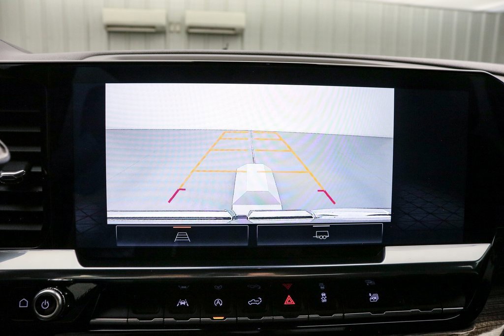 Used 2025 GMC Sierra 1500 Elevation image 17