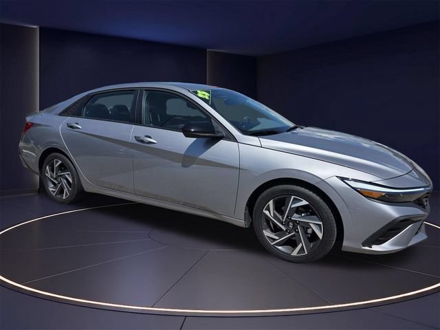 Used 2025 Hyundai Elantra Sport FWD image 24