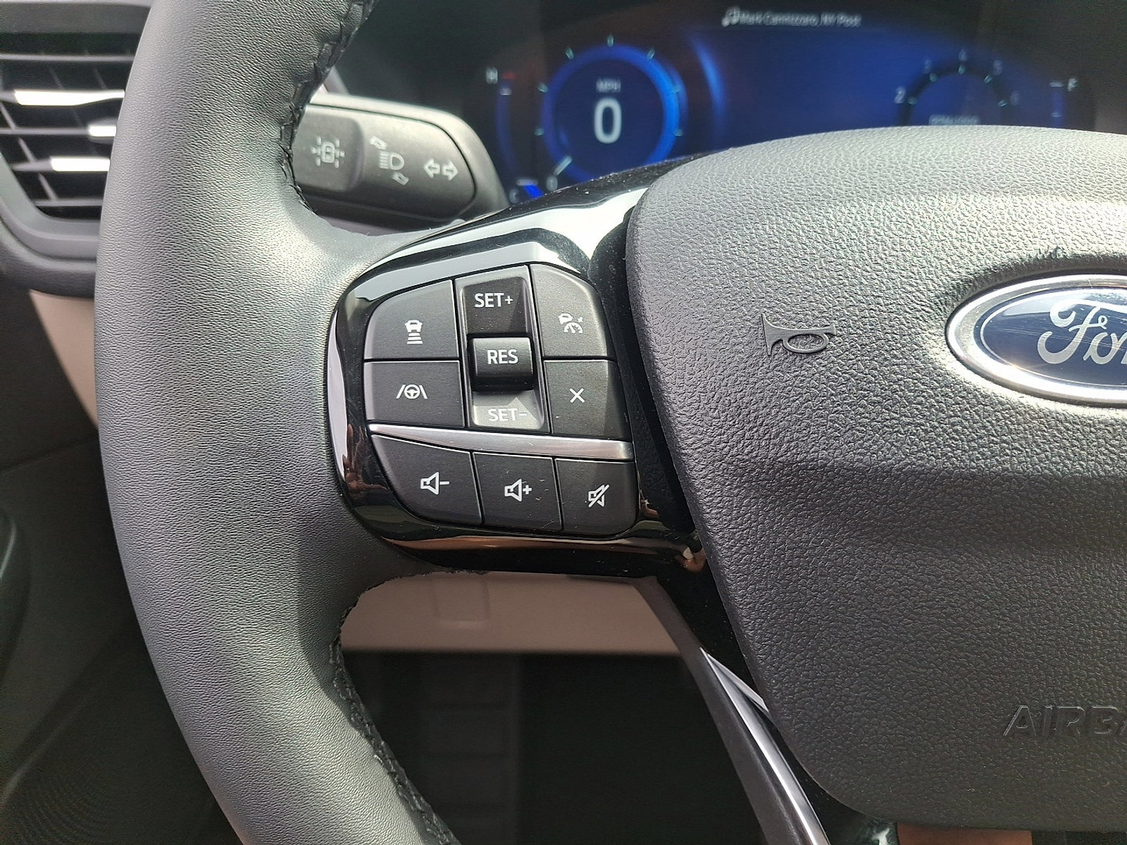 Certified 2022 Ford Escape SEL w/ Technology Package image 21