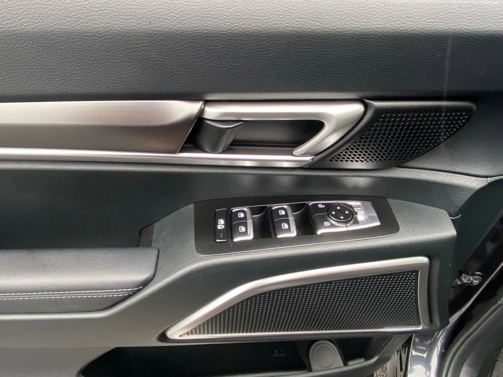 Used 2025 Kia Telluride S FWD image 11