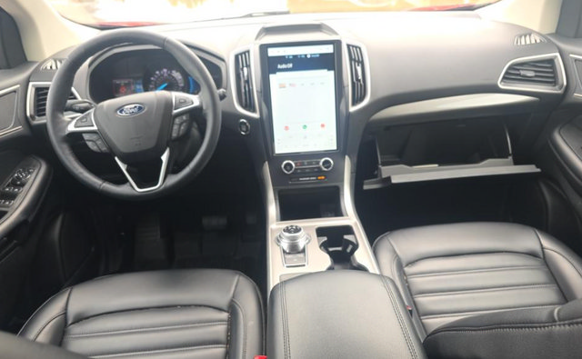 Certified 2024 Ford Edge SEL w/ Convenience Package AWD/4WD image 5