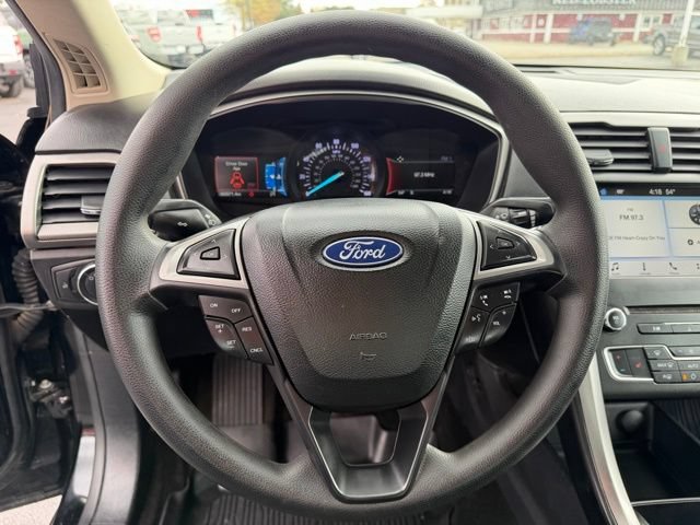 Certified 2018 Ford Fusion SE w/ Fusion SE Technology Package FWD image 16