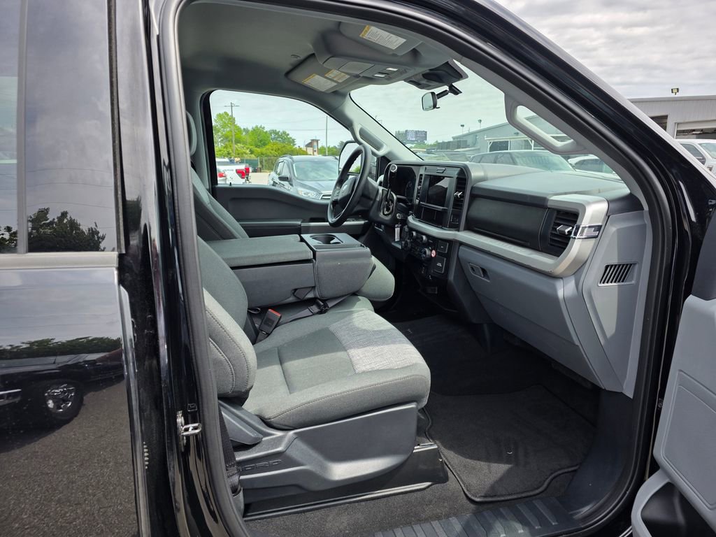 Certified 2026 Ford F250 XLT AWD/4WD image 5