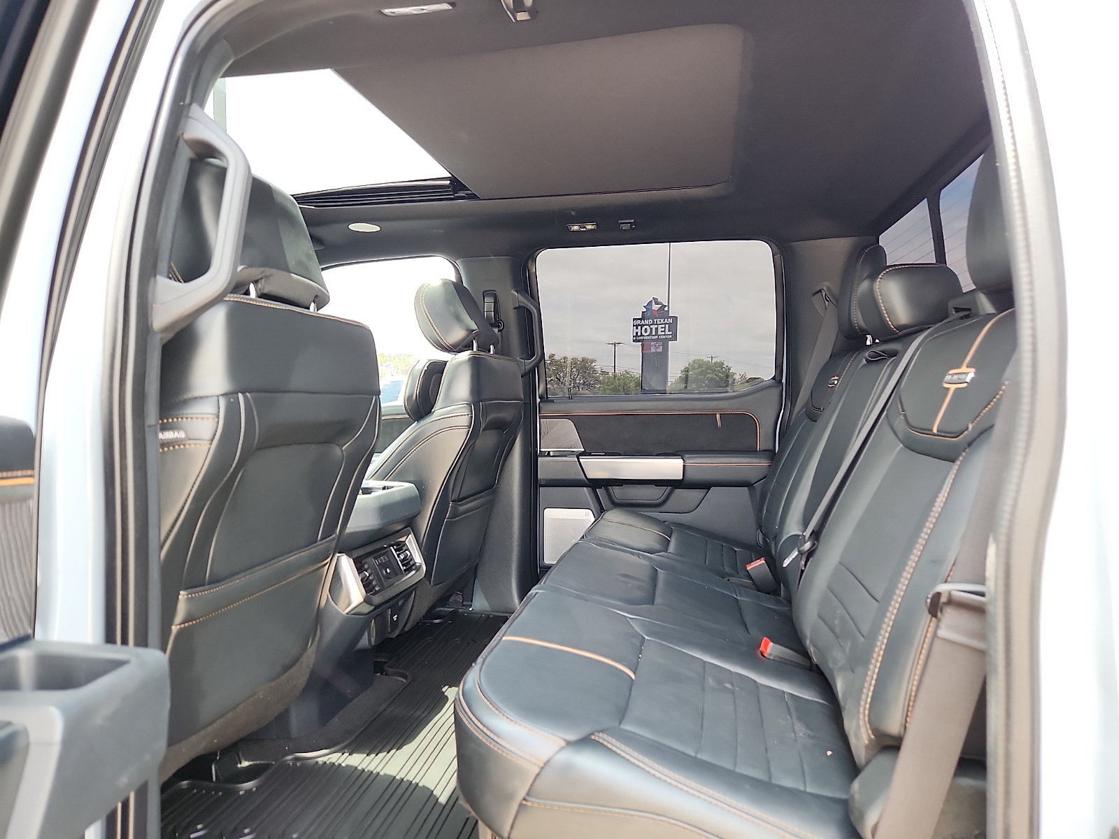 Certified 2024 Ford F250 Platinum AWD/4WD image 9