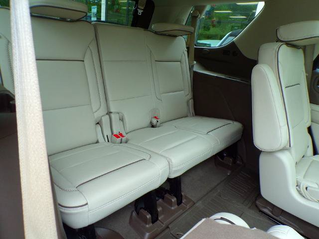 Used 2023 GMC Yukon Denali w/ LPO, Floor Liner Package AWD/4WD image 17