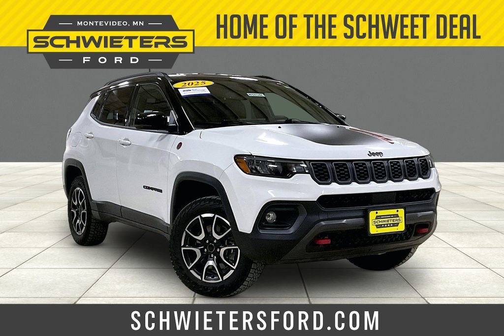 Used 2025 Jeep Compass Trailhawk AWD/4WD image 1