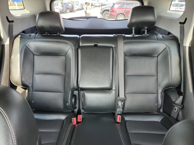 Used 2023 GMC Terrain SLT AWD/4WD image 16