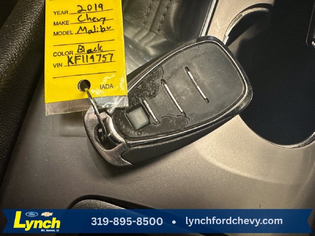 Used 2019 Chevrolet Malibu LT FWD image 16