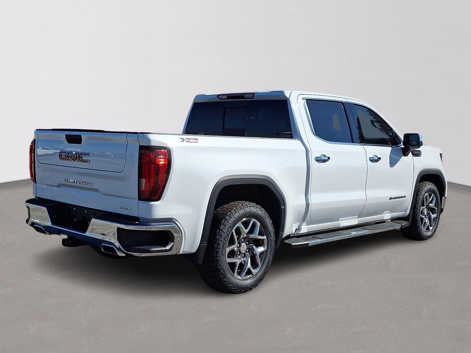 Used 2023 GMC Sierra 1500 SLT w/ SLT Premium Package AWD/4WD image 6