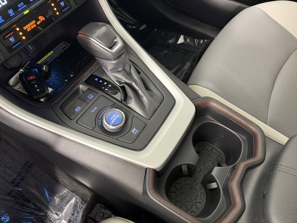 Used 2020 Toyota RAV4 Limited image 22