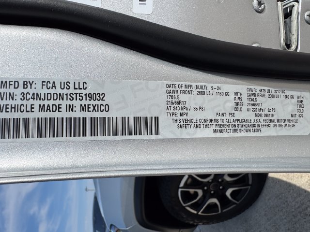 Used 2025 Jeep Compass Trailhawk AWD/4WD image 29