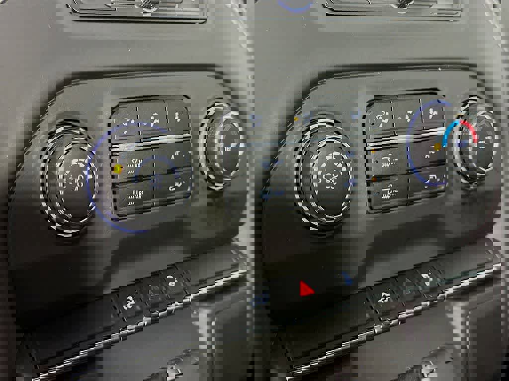 Used 2019 Chevrolet Silverado 1500 Custom image 17