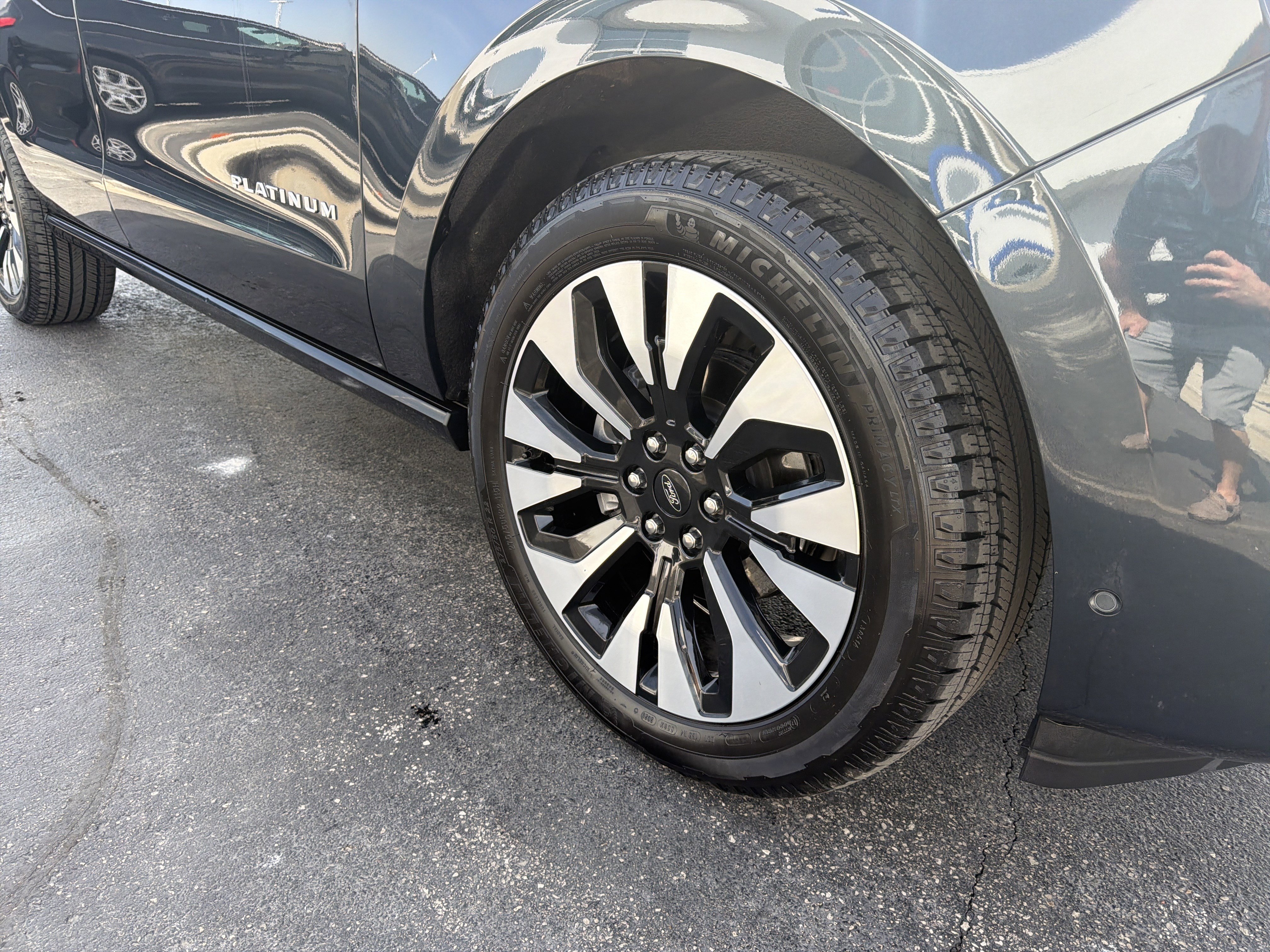 Certified 2025 Ford Expedition Platinum w/ Driver's Package image 15