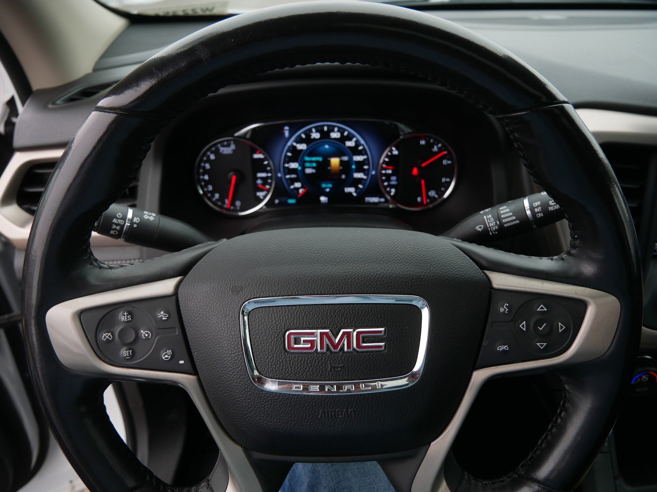 Used 2018 GMC Acadia Denali w/ Technology Package image 25