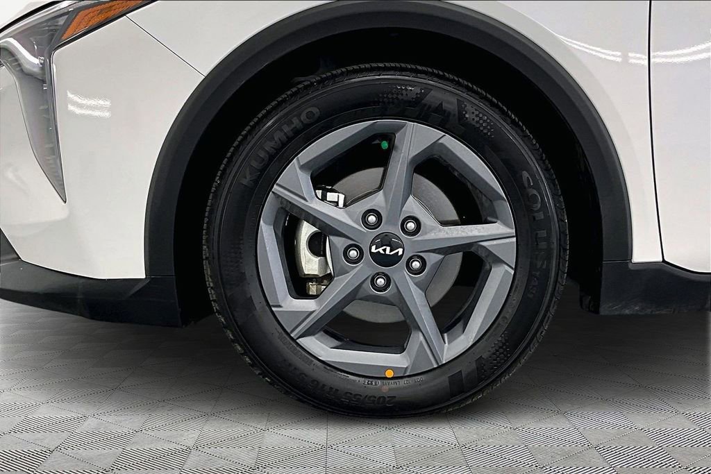 Used 2025 Kia K4 FWD image 9