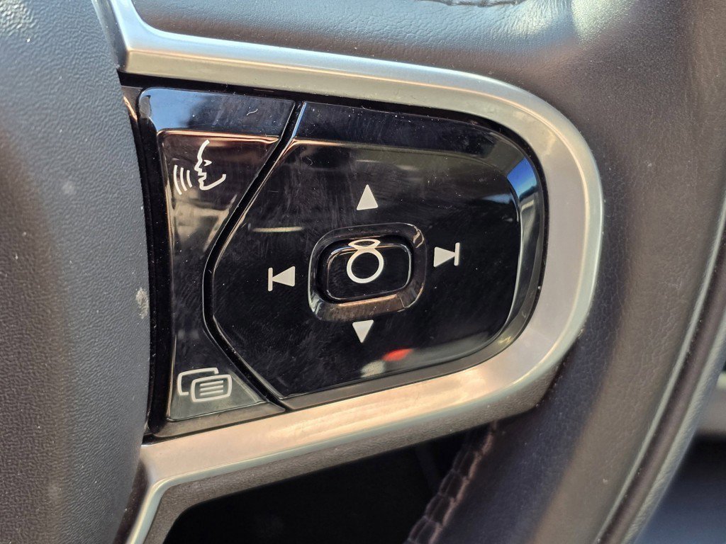 Used 2021 Volvo XC90 T6 Inscription w/ Lounge Package image 17