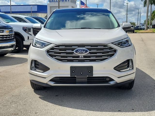 Certified 2019 Ford Edge Titanium w/ Equipment Group 301A AWD/4WD image 2