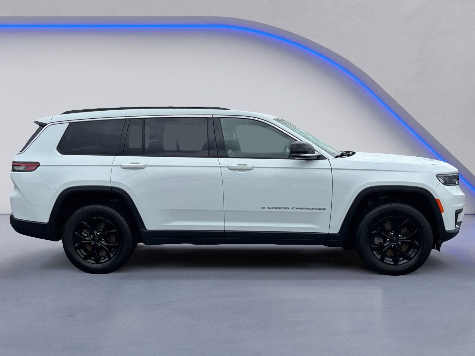 Used 2024 Jeep Grand Cherokee L Limited AWD/4WD image 13