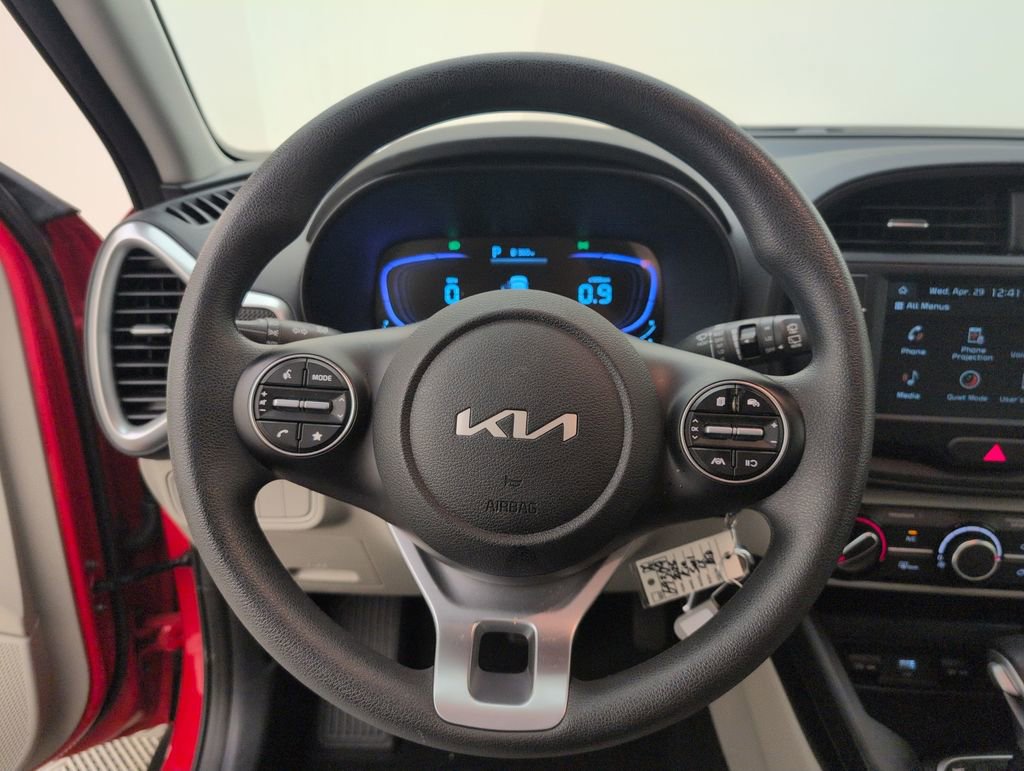 Used 2025 Kia Soul LX w/ LX Technology Package FWD image 34