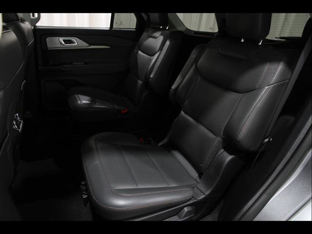 Certified 2025 Ford Explorer Active w/ Active Comfort Package AWD/4WD image 17