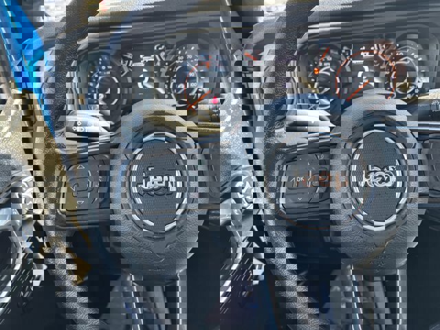 Used 2025 Jeep Gladiator Sport image 27