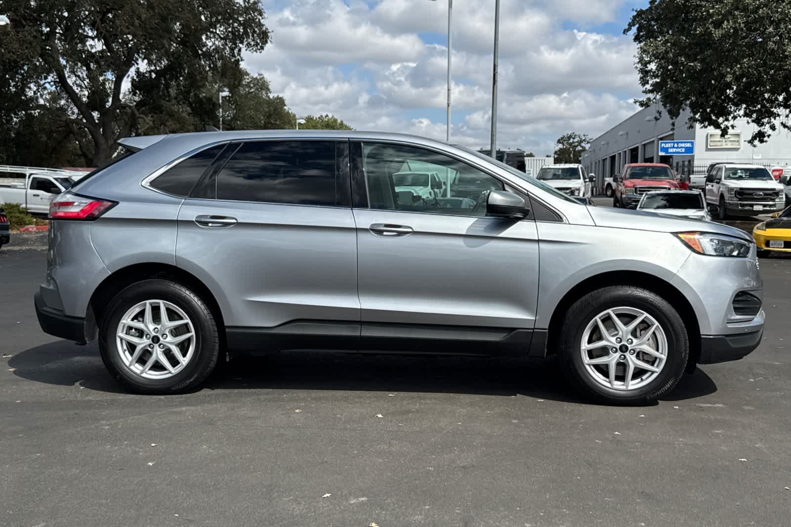 Certified 2024 Ford Edge SEL AWD/4WD image 8