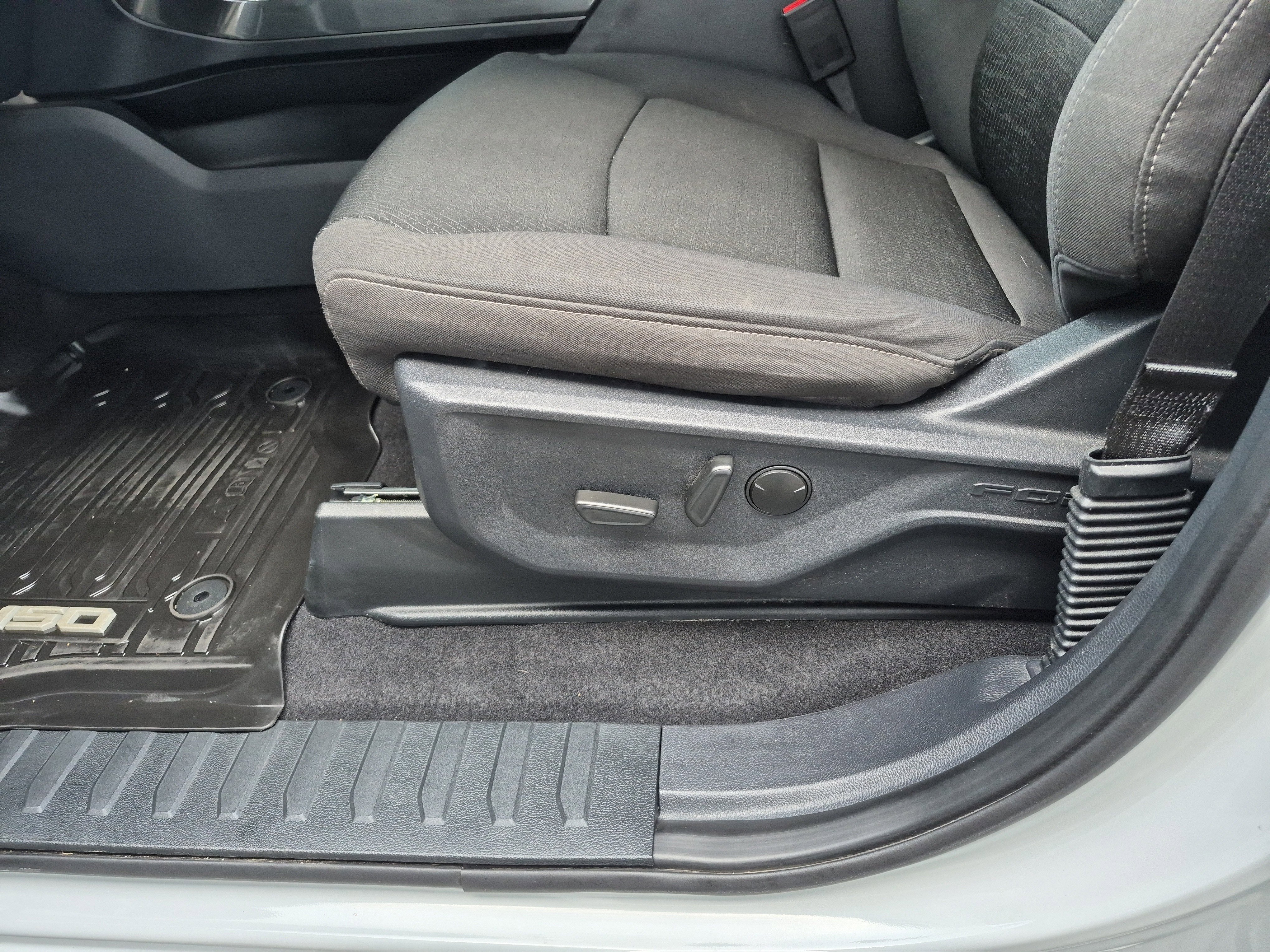 Certified 2023 Ford F150 XLT w/ Equipment Group 302A High image 13