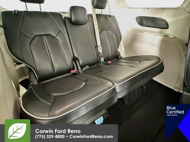 Used 2023 Chrysler Pacifica Limited FWD image 31