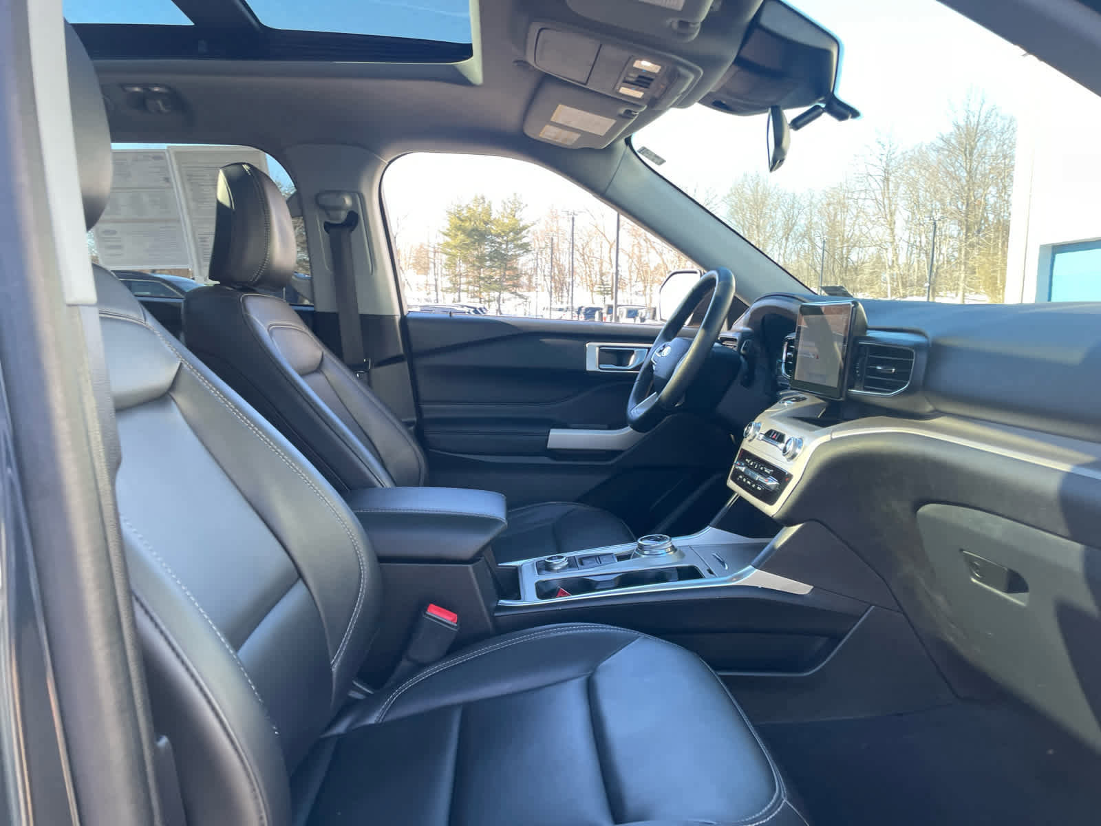 Certified 2023 Ford Explorer XLT w/ Equipment Group 202A image 16