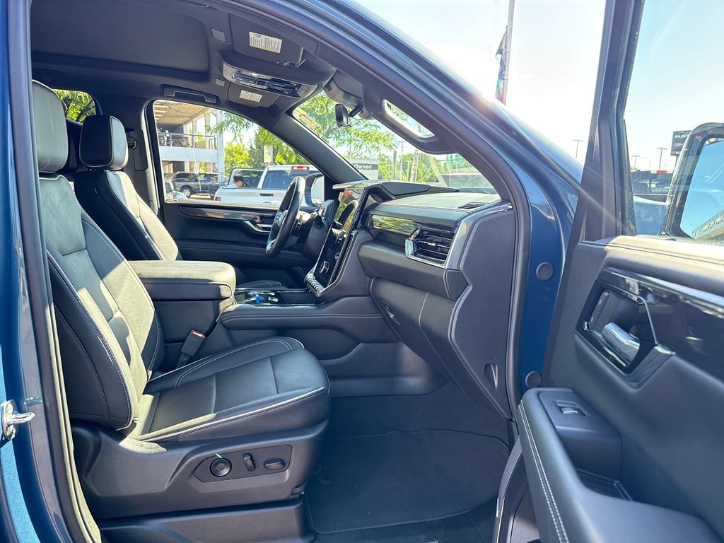 Used 2026 GMC Yukon XL Elevation w/ Elevation Premium Package AWD/4WD image 34