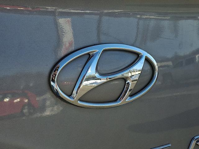 Used 2020 Hyundai Elantra Value Edition w/ Winter Weather Package image 29